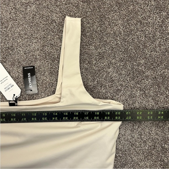 Express Women’s Body Contour Faux Leather Square Neck Cropped Tank Size XL - NWT - Picture 9 of 16